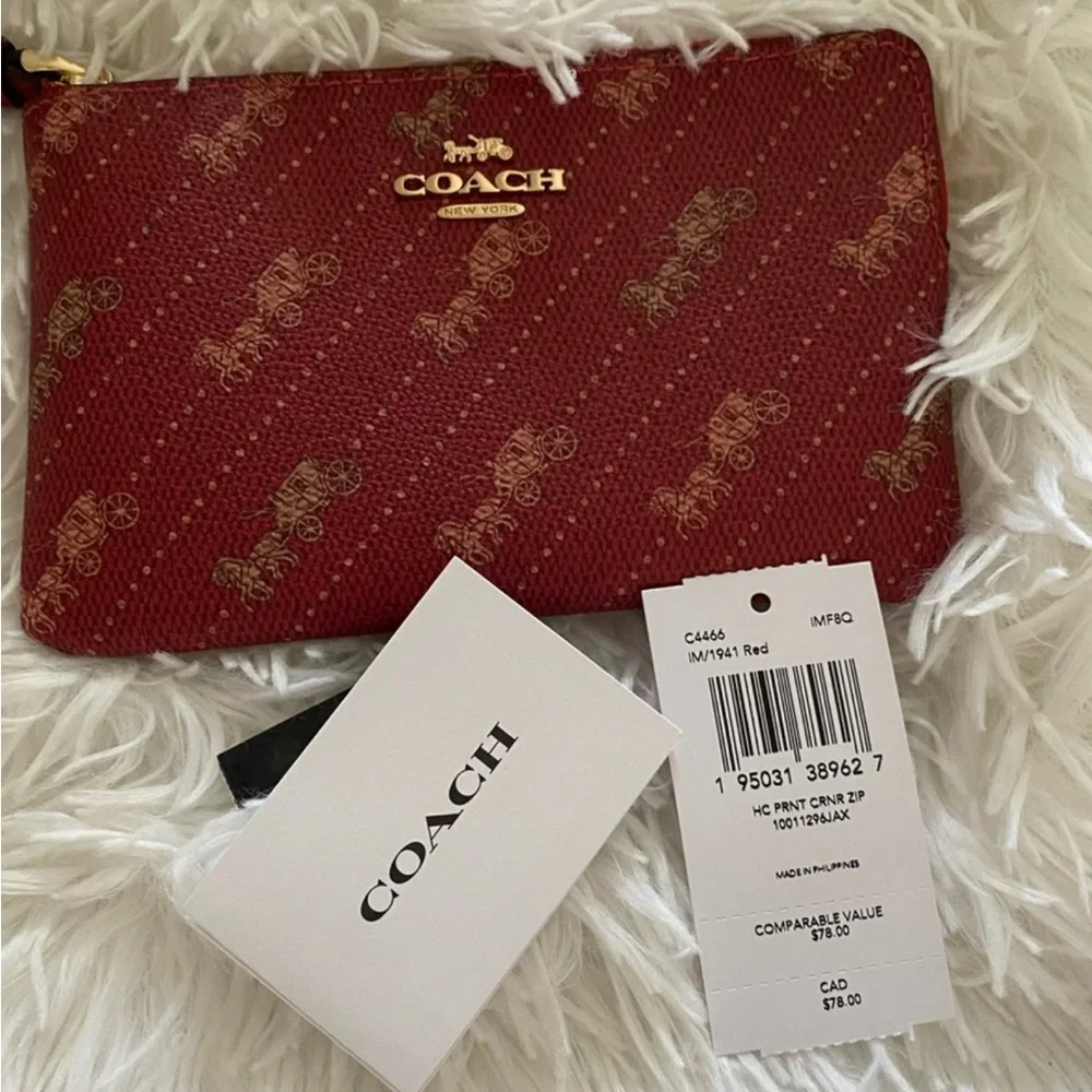 Coach Classic Horse & Carriage Wristlet Corner Zip